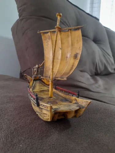 Enfeite de barco asiático artesanal 