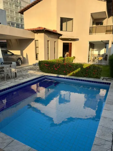 EXCELENTE CASA C 04 QUARTOS SENDO 03 SUÍTES - PORTEIRA FECHADA