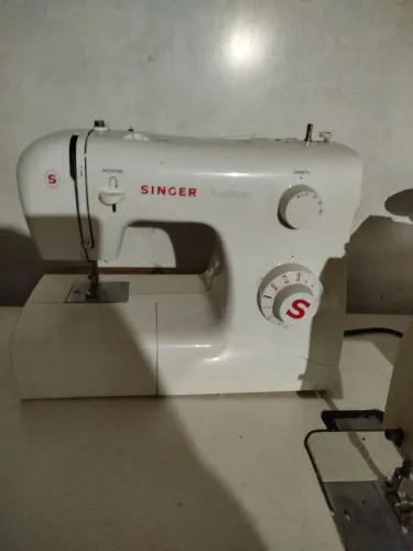 Máquina de costura portátil ziguezague
