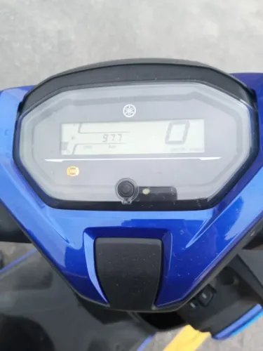 Moto Yamaha Fluo 125 2025/2026 com 990 km