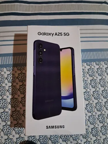 Samsung a25 com caixa, semi novo, sem defeitos