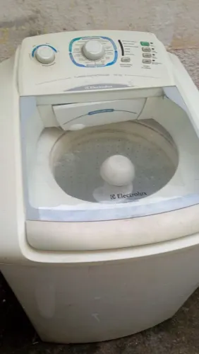 Vende se makina de lavar funcionando perfeitamente Retirar taipas zn