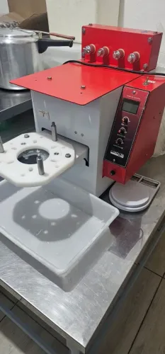 Maquinario de produção de salgados