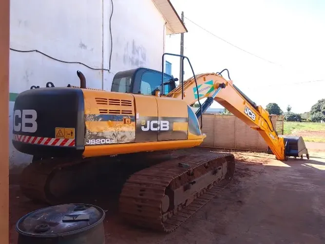 Vendo escavadeira JCB ano 2014