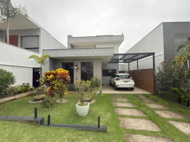 Imóvel para venda possui 177 metros quadrados com 3 quartos em Lagoa - Macaé - RJ