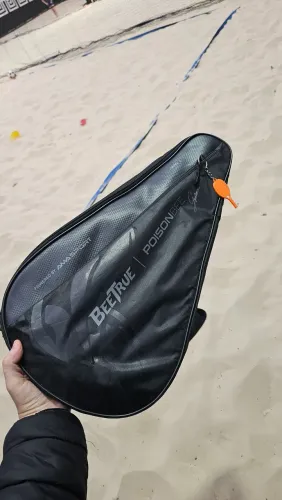 Raquete poison bee 2024 - beach tennis - gigio cariani