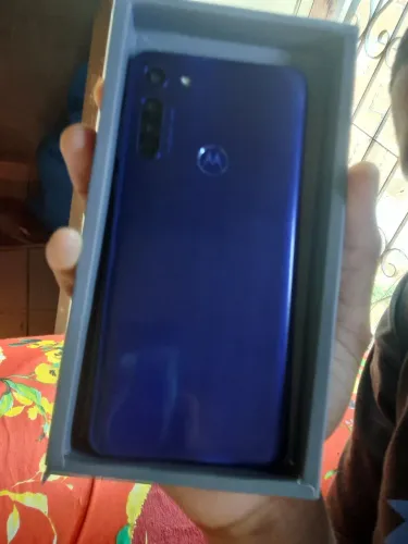 Moto G8