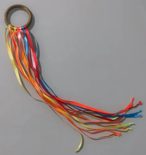 Pipa de Mão para Bebês Argola com Fitas - Sensorial Toys
