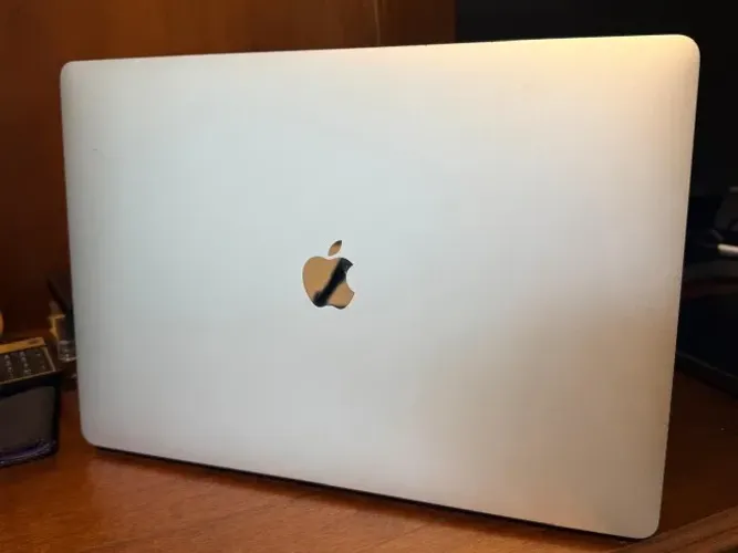 MacBook Pro 16" - 2 em 1: macOS Tahoe + Windows 11 Pro Original!