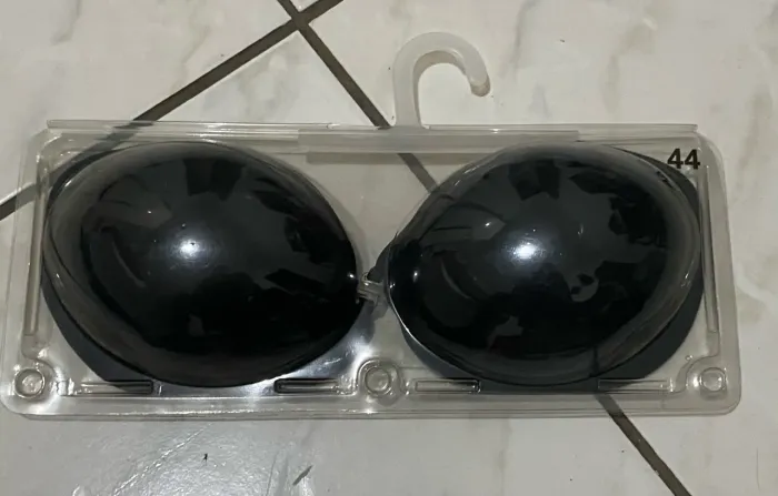 Sutiã Adesivo Invisível de Silicone (Tomara que Caia) - Preto - TAM 44