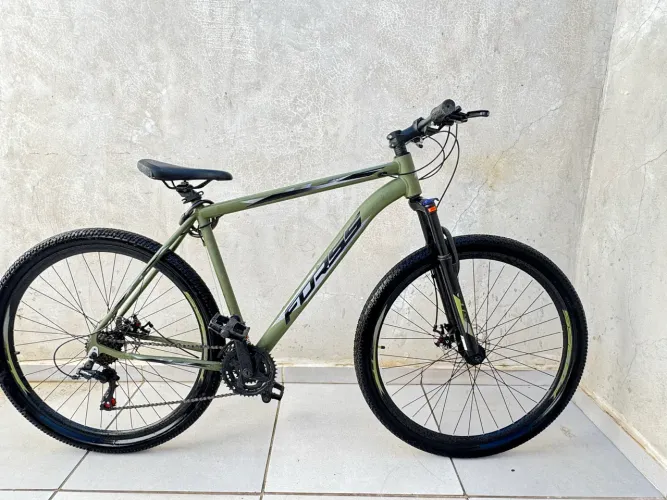 Bicicleta aro 29 pra vender logo