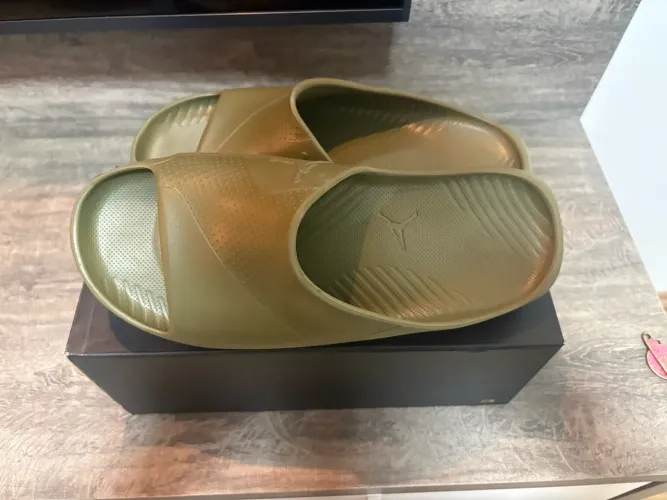CHINELO JORDAN POST SLIDE