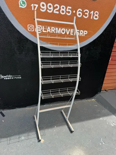 Expositor Aramado de Chão Display de Ganchos Gancheira