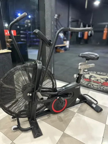 BIKE DE ACADEMIA À VENDA!