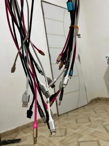 Cabos e carregadores para celular