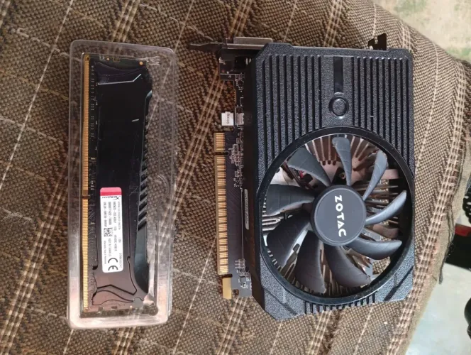KIT GTX 1050 TI ZOTAC+MEMÓRIA RAM 8 GIGAS DDR 4