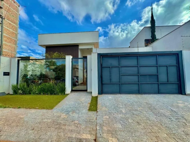 Casa disponível para locação comercial, na avenida do Buriti Shopping, Excelente para clín