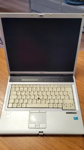 COLECIONADOR - Notebook Fujitsu Siemens LifeBook E8110 - retrô, tela 15?