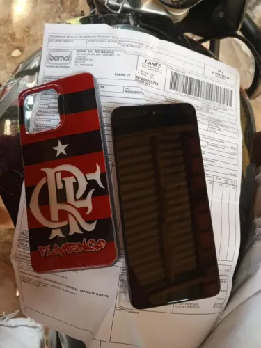 Vendo esse celular semi-nv