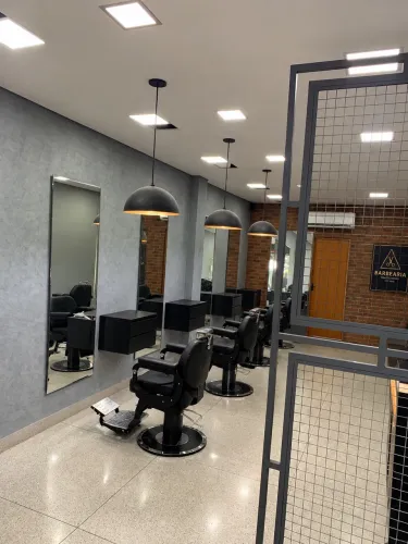 Vendo ponto de barbearia com 4 cadeiras