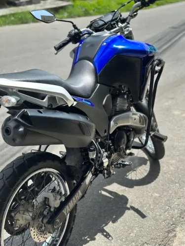 Lander 250 todas em dias quitada no ponto de transferir moto de garagem