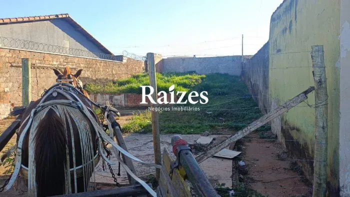 Terreno Residencial em Uberlândia com 381,70 m² no Luizote de Freitas