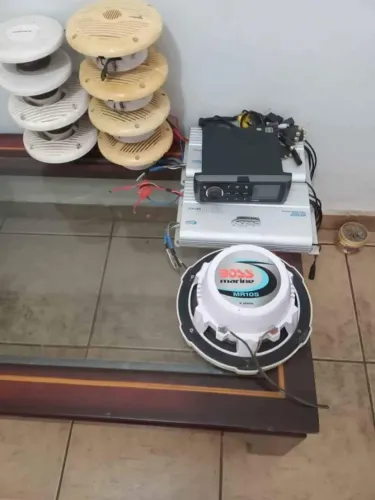 Conjunto de Som para Lancha