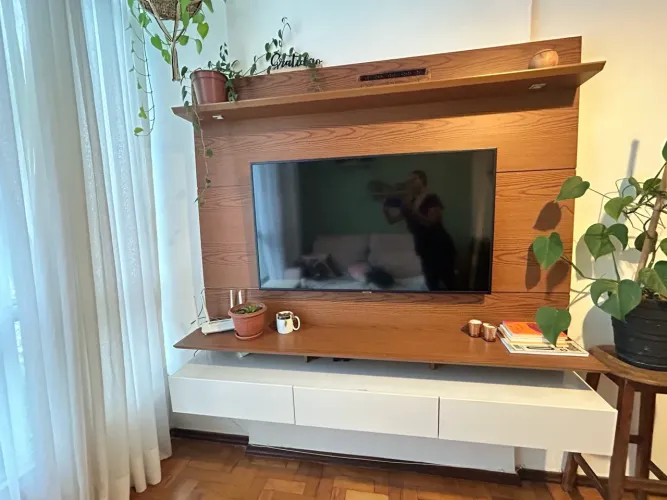Painel/Rack para TV de 50 a 65?