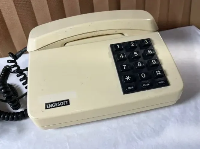Telefone antigo funcionando 