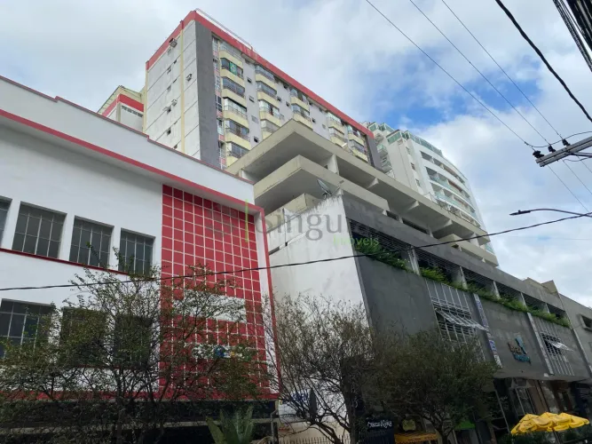 Apartamento estilo flat reformado e mobiliado. Condomínio com área de lazer