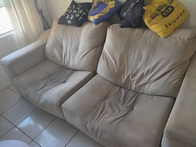 Estou doando um sofá 