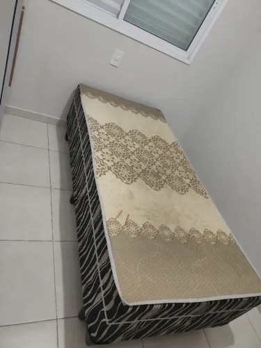 Box cama de solteiro