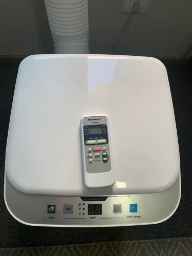 Ar condicionado portátil Midea 12000 btus semi novo 