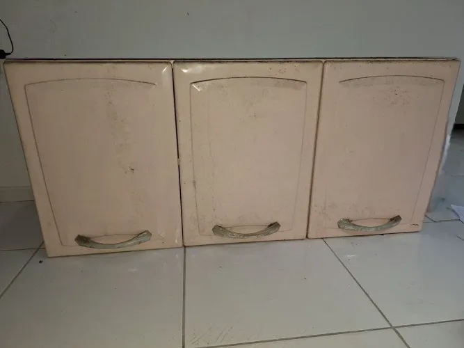 Armário suspenso de cozinha