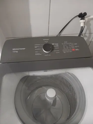 Vendo uma máquina de lavar 4 meses de uso , motivo ganhei uma com mais kg
