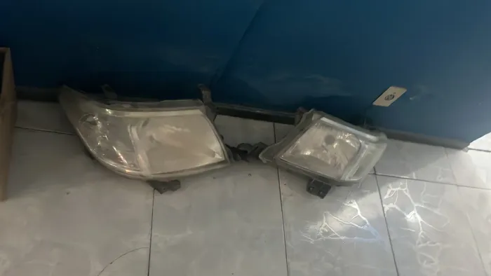 Par de faróis Hilux