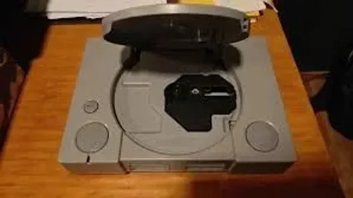 Playstation SCPH-7501 com defeito