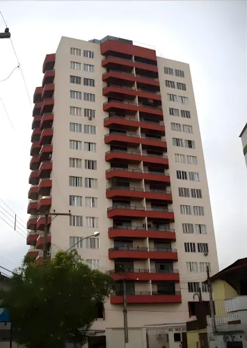 Apartamento à Venda com 127m² com 3 quartos (sendo 1 suíte) no Centro - Resende - RJ