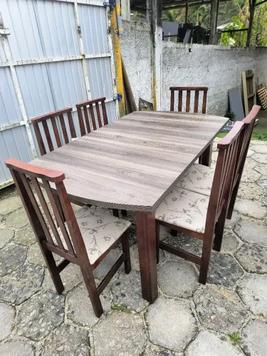 MESA COM 6 CADEIRAS