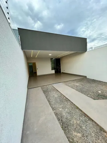 Casa 3 Q sendo 1 suite localizada no bairro Campos do Jordão Anápolis -GO