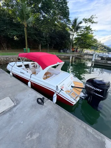 RUNNER 7500 (24 pés) impecável motor Mercury com apenas 460 horas