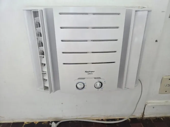 Vendo ar condicionado de janela Springer/Midea.