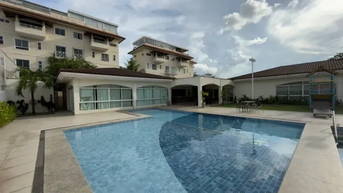 Triplex para aluguel possui 196 m², três quartos, sendo uma suíte e duas seme suíte, Bairr