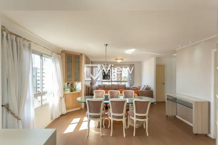 Conforto, semi-mobiliado sofisticação e excelente incidência solar em uma localização priv