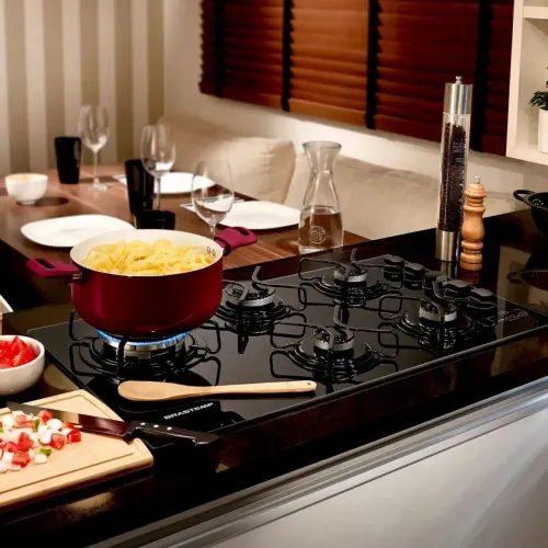 Cooktop na caixa Brastemp