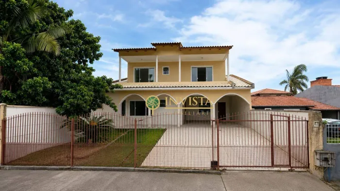 Locação | Casa de 220m² com 4 quartos e 4 vags de garagem - Jardim Eldorado - Palhoça