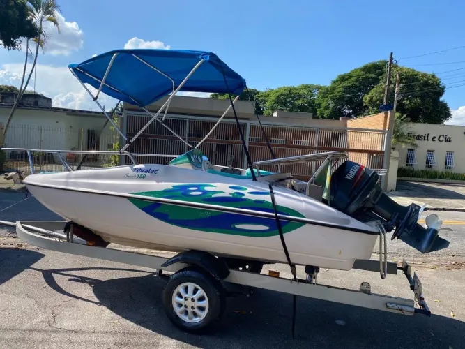 Lancha 16 pés vendo ou troco por Jet ski