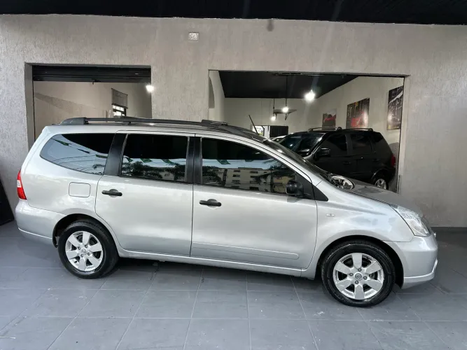 Nissan Livina Grand S 1.8 16V Flex Fuel Mec. 2012