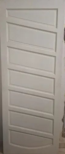 Porta 100% madeira! Vem junto com a fechadura, também nova! Tá na caixa!