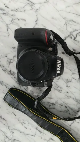 Nikon D5300 + Lente 18-140mm VR - kit completo